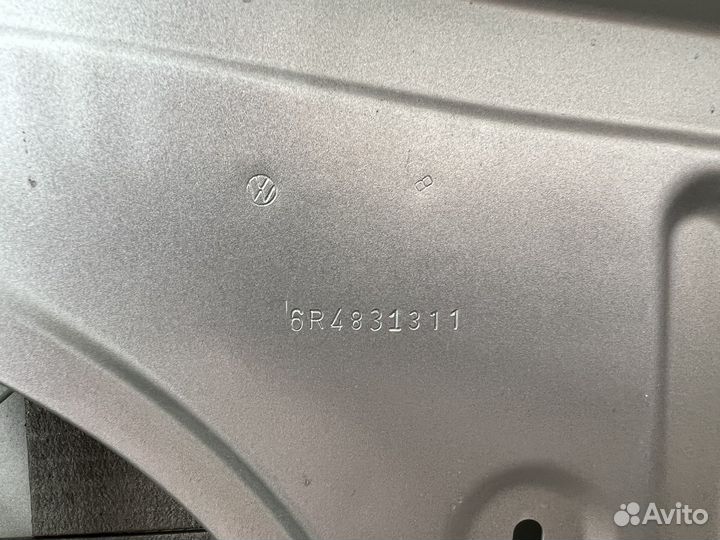 Дверь левая передняя на Volkwagen Polo