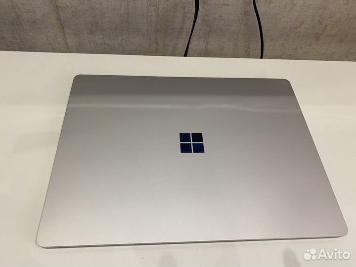 Microsoft surface laptop 5 13,5