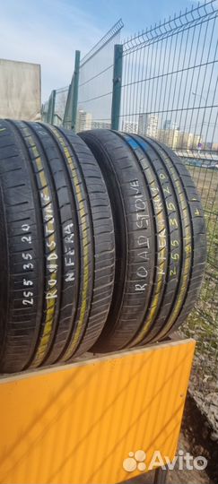 Roadstone N'Fera RU1 255/35 R20
