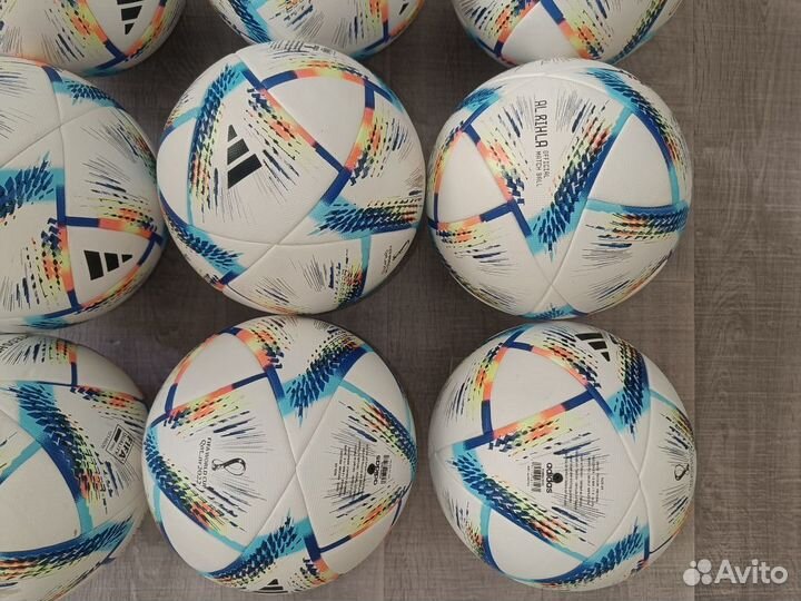 Новый футбольный мяч Adidas