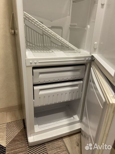 Холодильник indesit