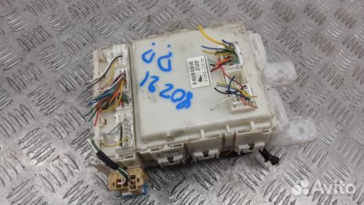 Блок предохранителей toyota prius XW20 (80Z21M102)