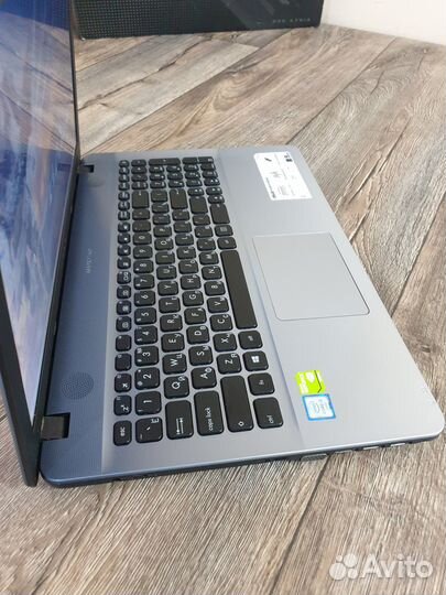 Asus R541UV в отличном состоянии