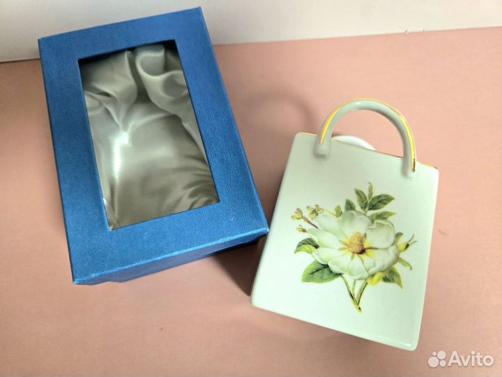 Конфетница фарфоровая подарочная