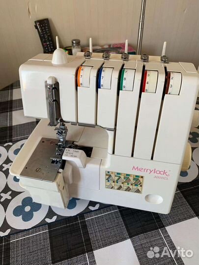 Коверлок merrylock