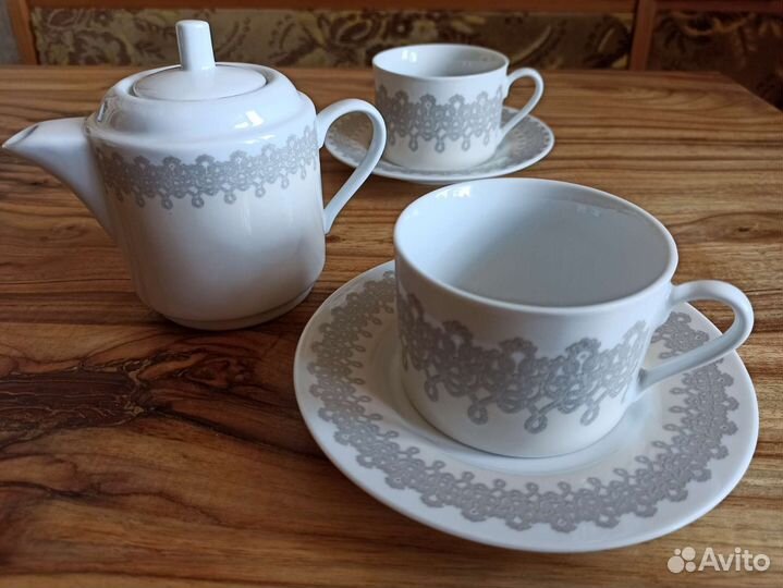 Сервиз чайный. Чайник Гжель