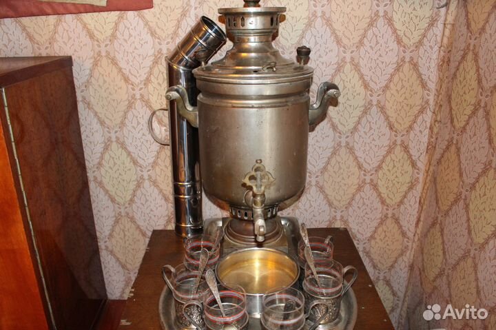 Самовар с принадлежностями