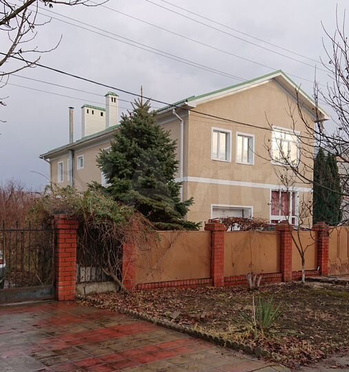 Коттедж 370 м² на участке 10 сот.