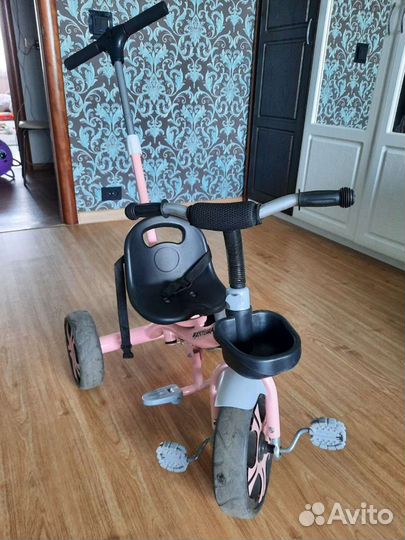 Трехколесный велосипед с родительской ручкой