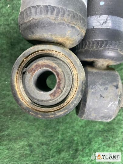 Амортизатор задний nissan leaf