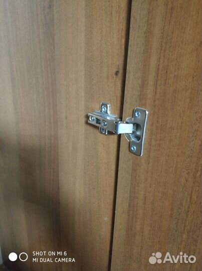 Шкаф двухстворчатый с полкой
