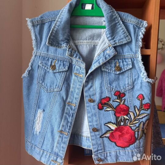 Джинсовая жилетка