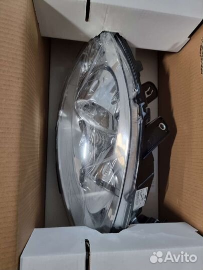 Фара правая Fiat Linea