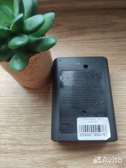 Зарядное устройство Canon LC-E12E