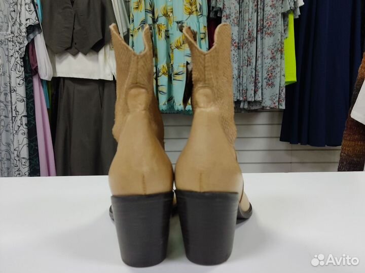 Козаки женские 37