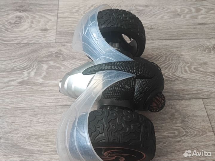 Аккумуляторная машинка на радио упровлении