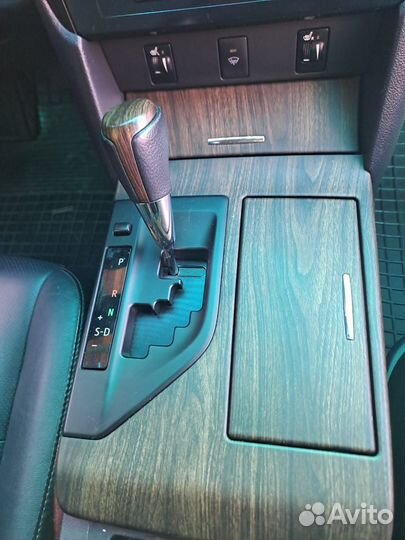 Накладка на консоль АКПП Toyota Camry