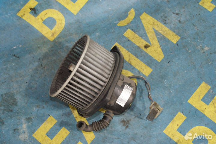 Моторчик печки Nissan Primera P10