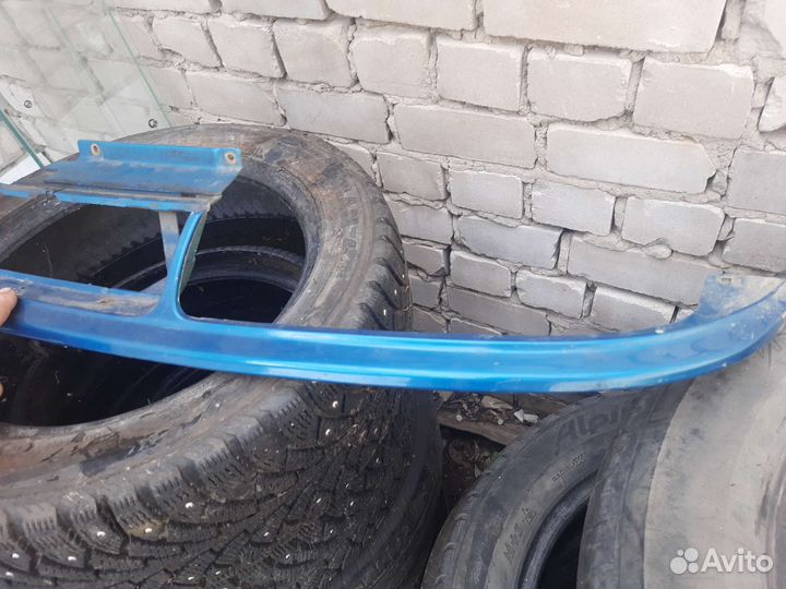 Решетка радиатора Hyundai Lantra J1