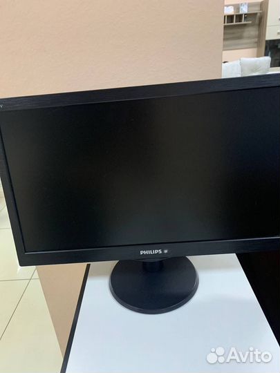 Монитор Philips 19,5