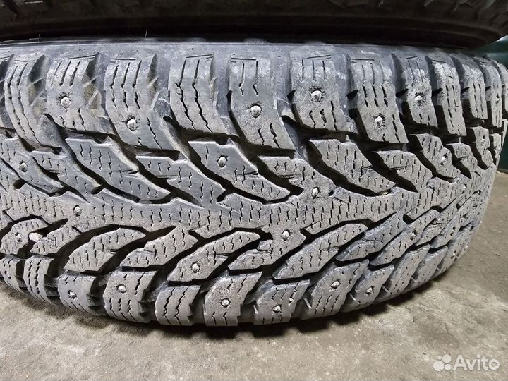 Nokian Tyres Hakkapeliitta 9 SUV 215/65 R17 103T