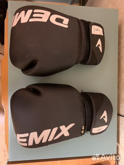 Боксерские перчатки demix