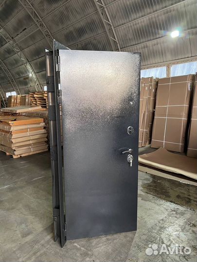 Дверь входная металлическая со склада