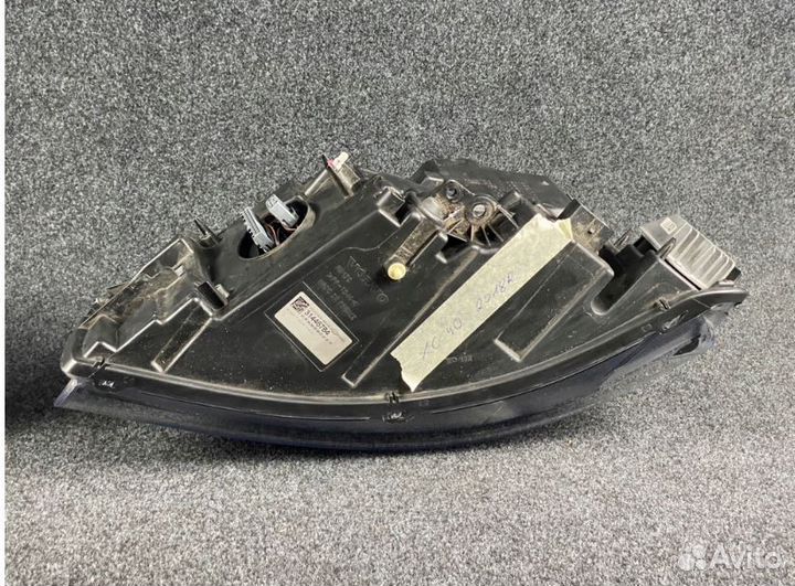 Volvo XC40 фары передние full LED 18