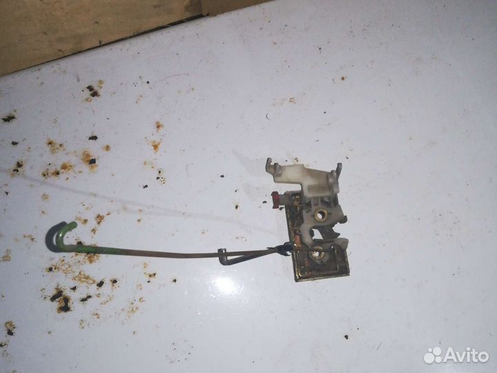 Замок двери Audi 80 B2 передние задние