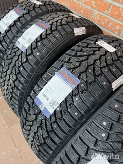 Pirelli Formula Ice 225/60 R18 104T