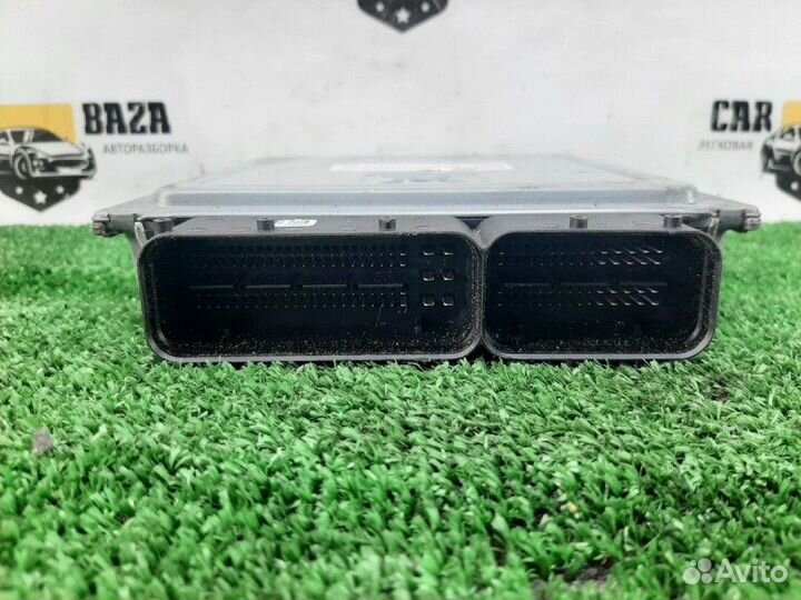 Блок управления двигателем Volkswagen Golf