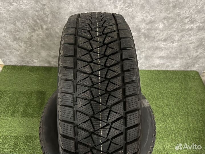 Bridgestone Blizzak DM-V2 255/50 R19 107T