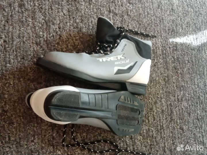 Лыжные ботинки