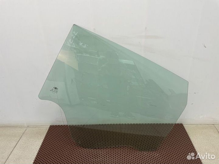 Стекло двери заднее левое LADA X-Ray