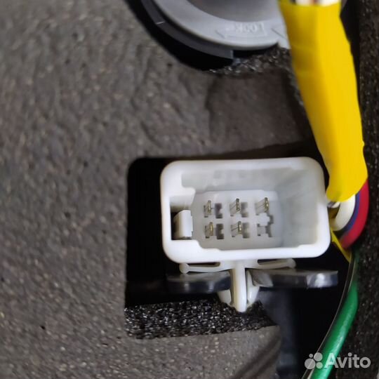 Фонарь задний правый Toyota Prius 2005-09