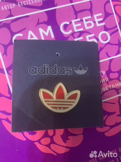 Значок adidas