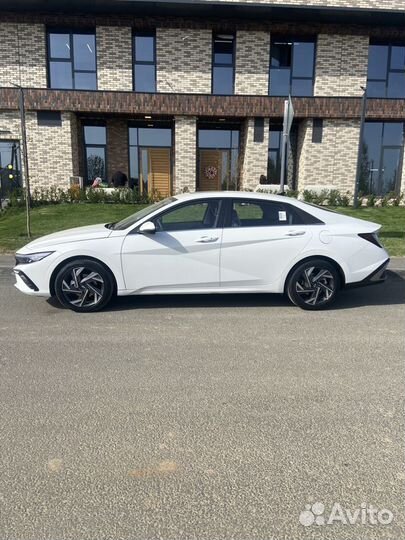 Hyundai Elantra 1.5 CVT, 2024, 40 км