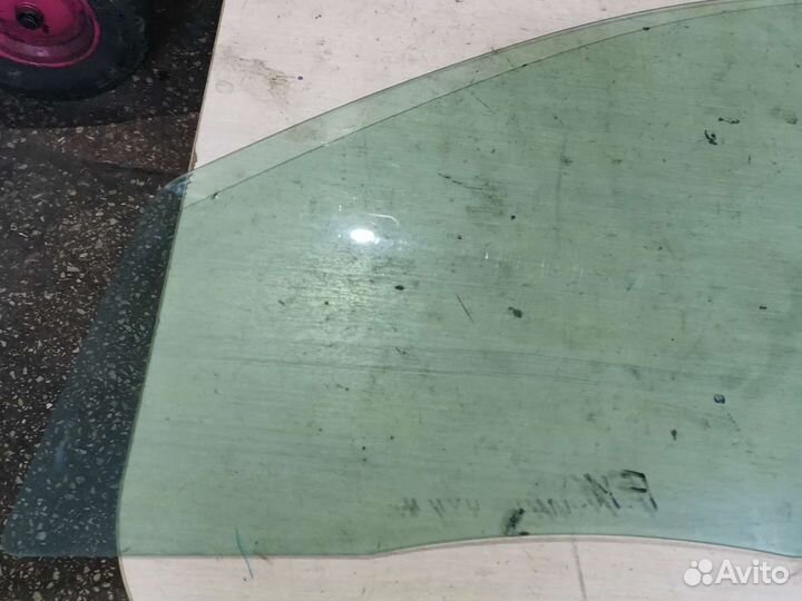 Переднее левое стекло двери Mondeo 3