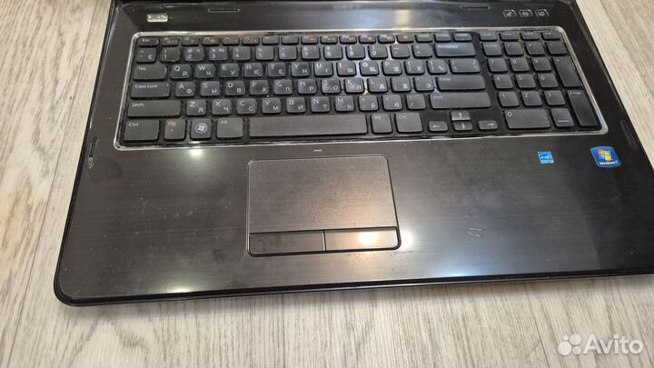 Ноутбук dell inspiron n7110