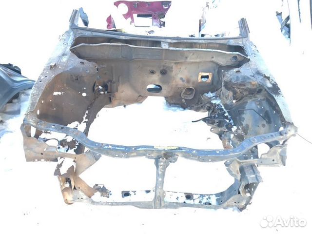 Передняя часть автомобиля передняя Nissan Almera