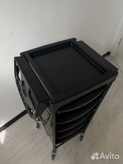 Тележка парикмахерская