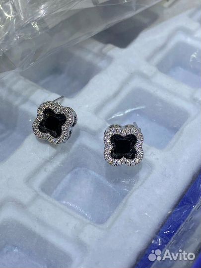 Серьги Van cleef гвоздики