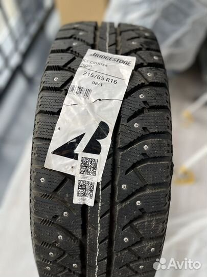 Bridgestone Ice Cruiser 7000S 215/65 R16