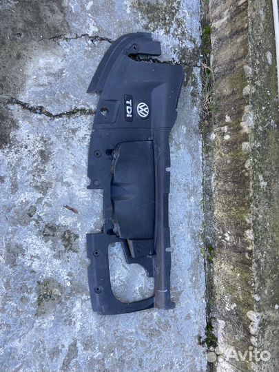 Крышка над мотором под капот на Фольцваген Т5