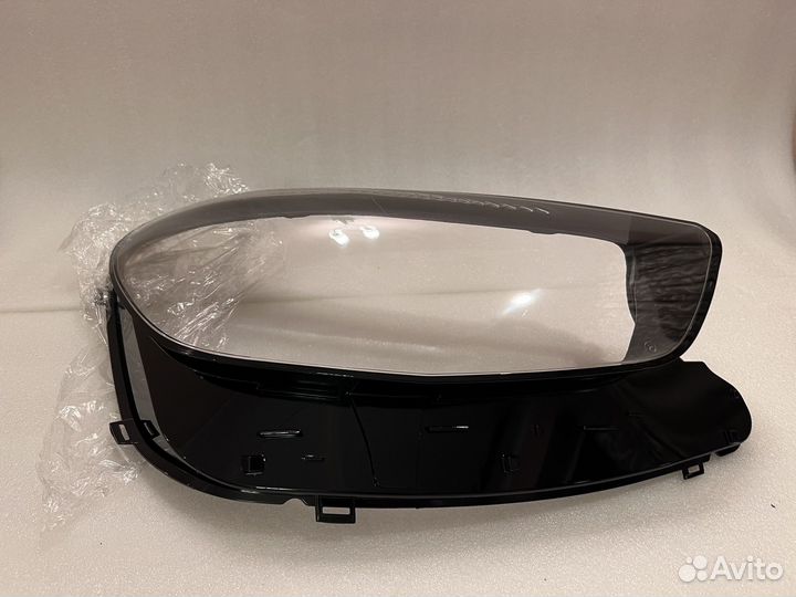 Стекло правой фары Mercedes W213 рест с логотипом
