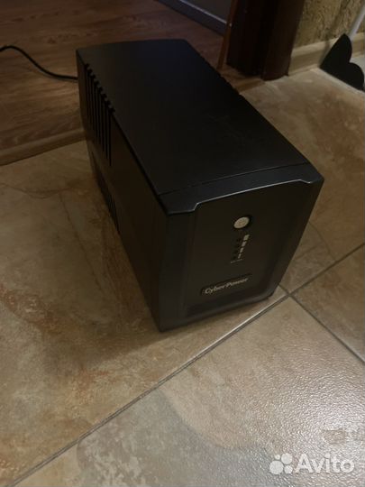 Ибп бесперебойник CyberPower UT2200EI
