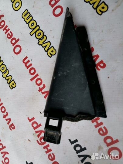 Уголок двери задний правый Nissan Teana J32