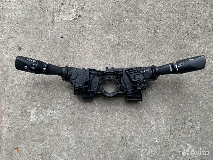 Подрулевой переключатель Toyota Camry V50