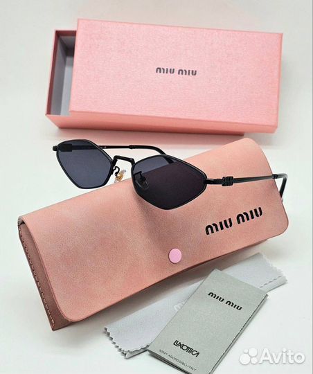 Miu Miu очки женские солнцезащитные