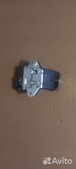 Замок крышки багажника Kia Cerato 2011